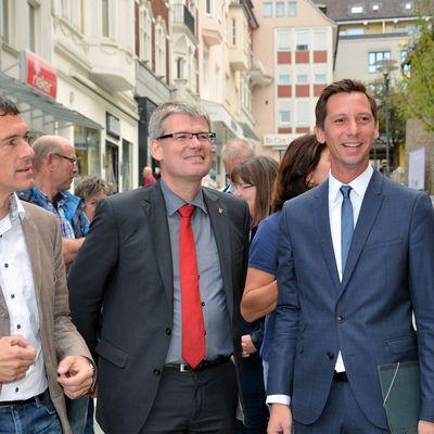 Enth�llung einer Infotafel am Berliner B�ren in der Siegener Innenstadt