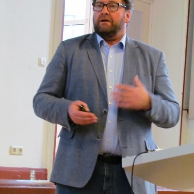 Dr. phil. Michael Kiefer