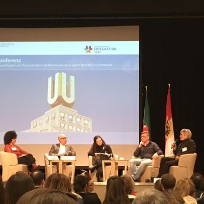 Hass 2.0 Umgang mit Hassreden und Fake News im Netz