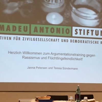 Argumentationstraining gegen Rassismus und Fl�chtlingsfeindlichkeit  der Amadeu Antonio Stiftung