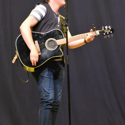 Gerrit Schwan, Frontman der Band "Shure Jungs" mit einem Song zum Kreisgeburtstag "Hier will ich sein - Siegen-Wittgenstein"