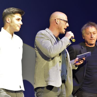 Robin Wick (l.) hat bei DSDS mitgemacht. Mit Burgschauspieler Markus Hering stand er f�r "Kultur in Siegen-Wittgenstein - echt vielf�ltig."