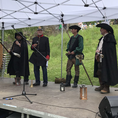 Impressionen vom "Historischen Markt" in und um die Ginsburg