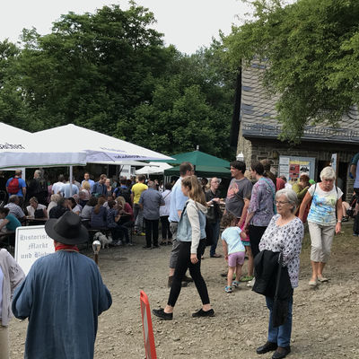 Impressionen vom "Historischen Markt" in und um die Ginsburg