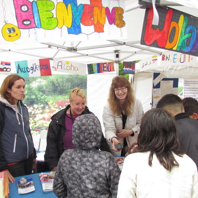 Freundschaftsfest- Besuch am KI-Stand