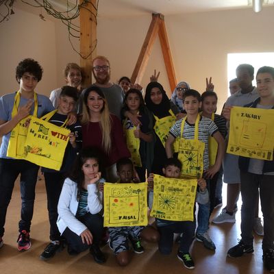 Sprachcamp mit eigener Flagge