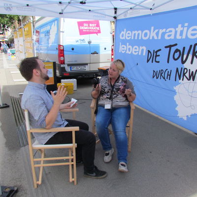 Demokratietour Siegen Gespr�ch mit Christine Wilhelms, KI