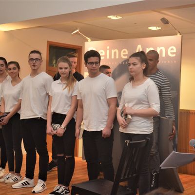 Deine Anne - ein M�dchen schreibt Geschichte