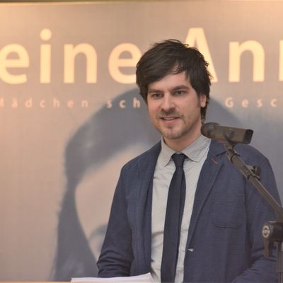 Deine Anne - ein M�dchen schreibt Geschichte, Roman Ruski vom Anne Frank Zentrum