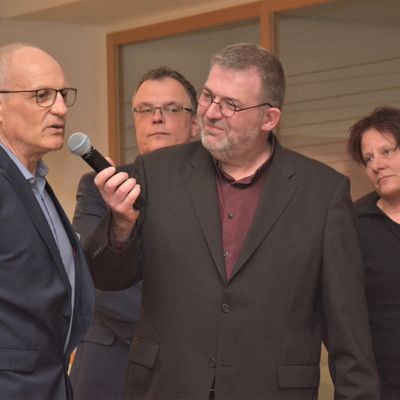 Deine Anne - ein M�dchen schreibt Geschichte, Pressereferent Thorsten Manges im Gespr�ch mit Matthias Hein vom Bildungsb�ro Kreis Siegen-Wittgenstein