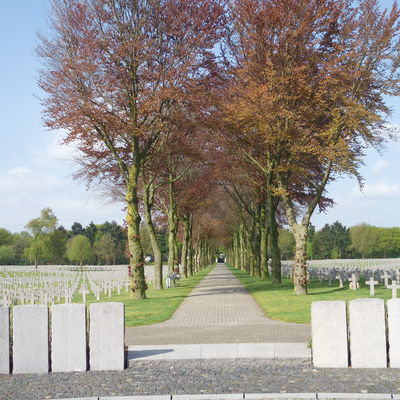 Gedenkst�tte Ysselsteyn Eingang zum Gr�berfeld