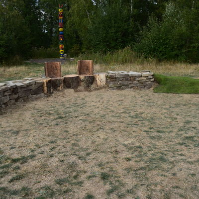 Kultibunt. Das Waldsofa ist fertig