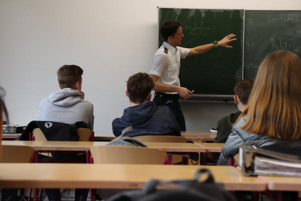 Thomas Tremmel bei der besonderen Unterrichtseinheit