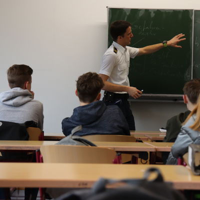 Thomas Tremmel bei der besonderen Unterrichtseinheit