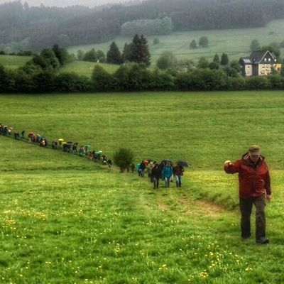 Wandergruppe zur Feudinger 800-Jahr-Feier