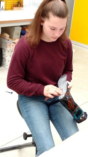 Theres Schreiber bei der Firma Schindler Orthop�dietechnik.