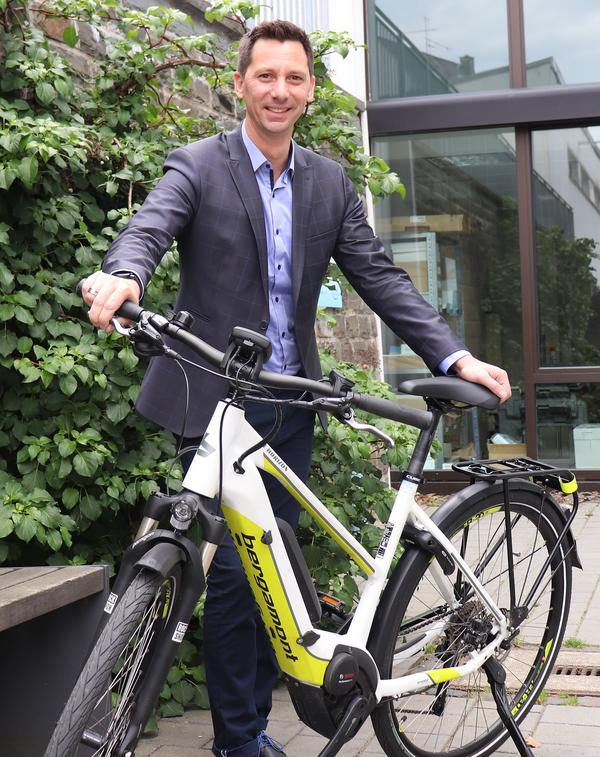 Landrat Andreas M�ller startetet Online-B�rgerbeteiligung zum kreisweiten Radewegekonzept: �Wir wollen insbesondere auf die Erfahrung und das Wissen von denen zur�ckgreifen, die heute schon mit dem Rad unterwegs sind.�