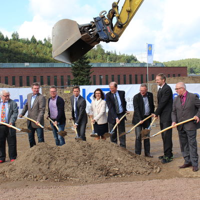 Spatenstich Containerterminal S�dwestfalen der Kreisbahn in Kreuztal am 4. September 2015