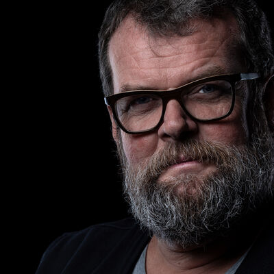 Jochen Malmsheimer: Sein Programm "Halt mal, Schatz!" berichtet Wesentliches �ber Planung, Kiellegung, Stapellauf und Betrieb eines Kindes.