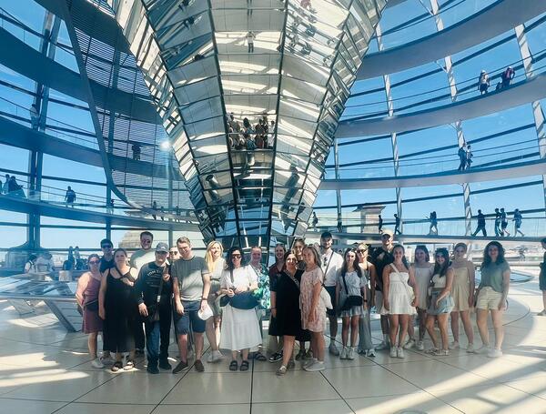 e8c0b3fb-768f-4041-b574-0618bbd4ff57