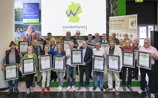 CARAVAN SALON 2025 - Auszeichnung Qualit�tszertifikate Wanderbares Deutschland