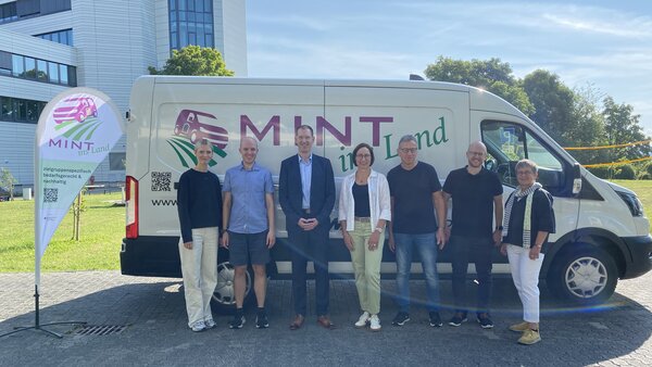 Foto Clusterpartner + E-Mobil