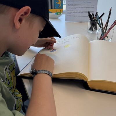 06 ToT Eintrag ins G�stebuch