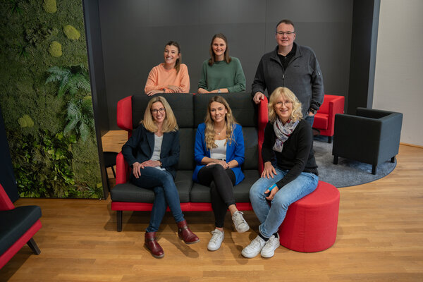 Die Pflege-Guides der Gustav Hensel GmbH & Co. KG.