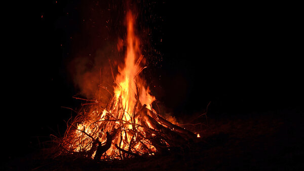 Osterfeuer m�glich machen