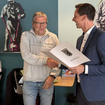 Gerold Wagner f�r langj�hriges Engagement ausgezeichnet.