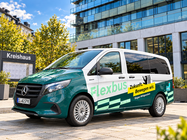 Flexbus vor dem Kreishaus in Siegen